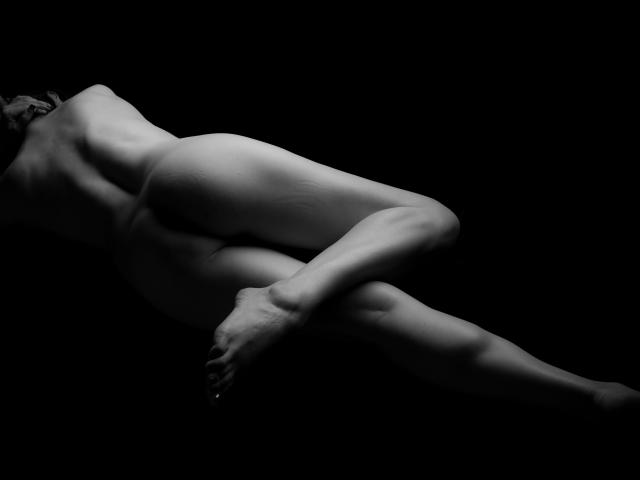 AfroditaRgenis - Live sex cam - 24675437