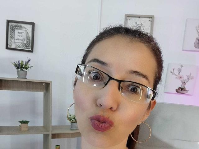 AntonnellaS - Live sex cam - 24681097