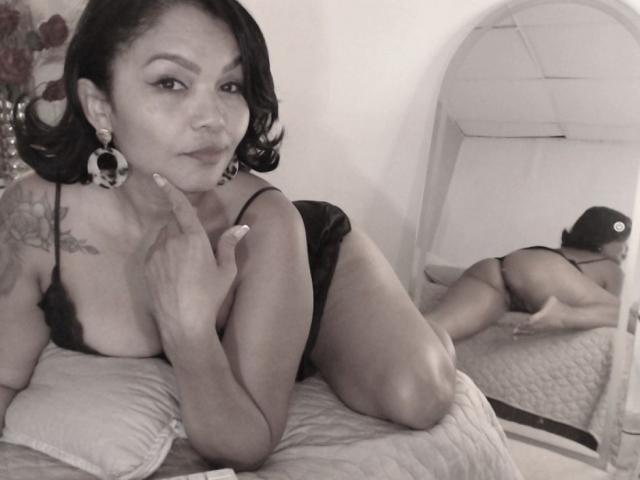 ExoticLyla - Camera khiêu dâm &amp; quyến rũ trực tiếp - 24683837