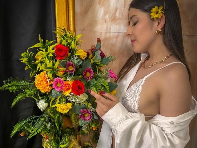EmmaLombardi - Live sex cam - 24685645