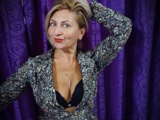 ChaudeEvely - Live porn &amp; sex cam - 24685805