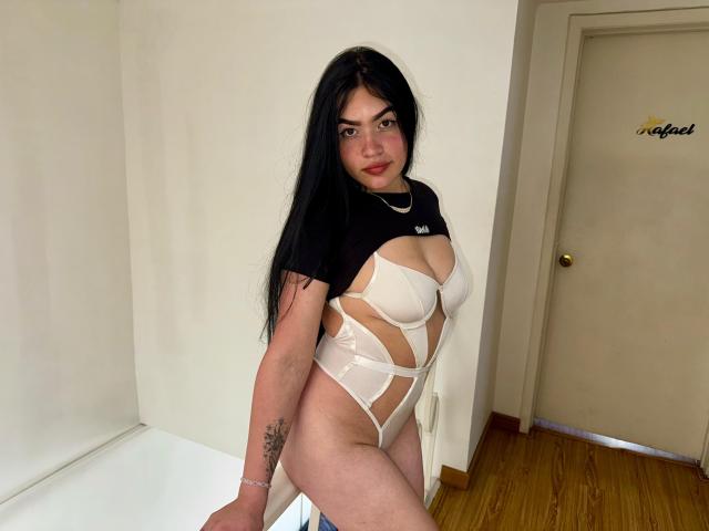 AdeleMontana - Live sex cam - 24687865