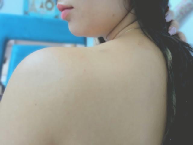 Genesiss - Live sex cam - 24689757