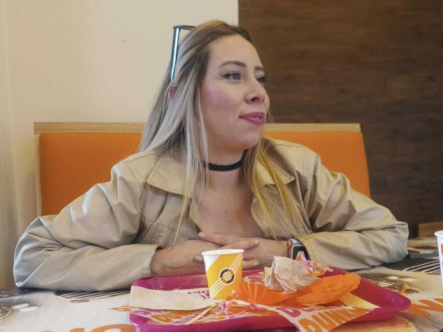 JennyLawry - Live sex cam - 24690921