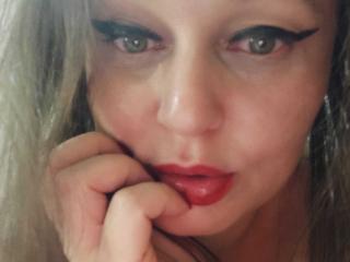 KissAndTits - Live porn &amp; sex cam - 24692773
