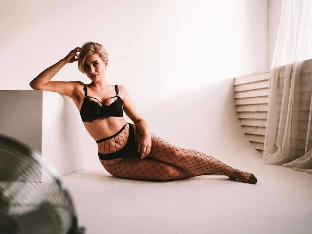 LisaDiamond-hot - Sexe cam en vivo - 24695961