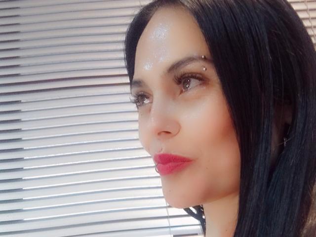 CharlotteCrofort - Live sexe cam - 24697809