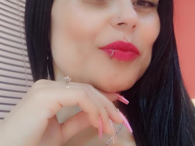 CharlotteCrofort - Live sex cam - 24697813