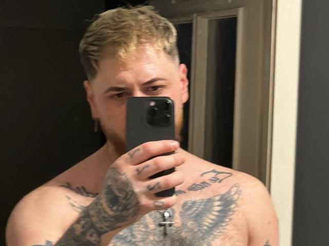 RhoyCharls - Live Sex Cam - 24698625