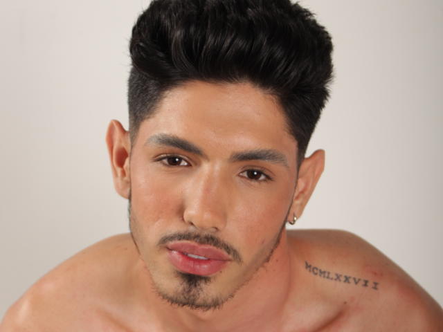 FabrizzioHot - Sexe cam en vivo - 24700125