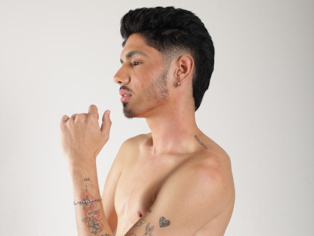 FabrizzioHot - Live sex cam - 24700133