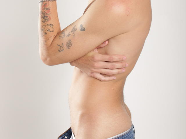 FabrizzioHot - Live sex cam - 24700137