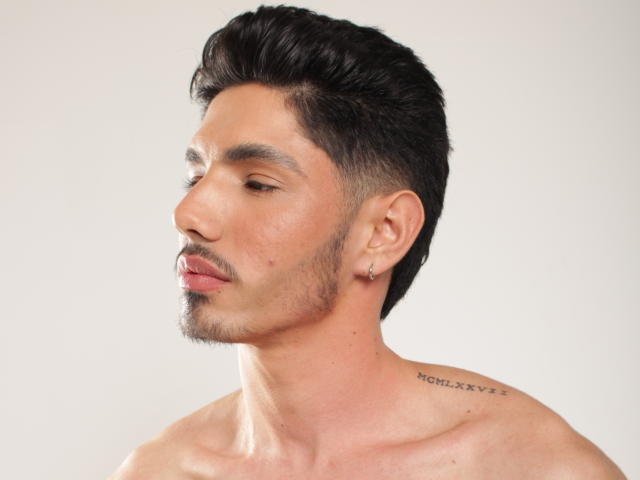 FabrizzioHot - Live sex cam - 24700513