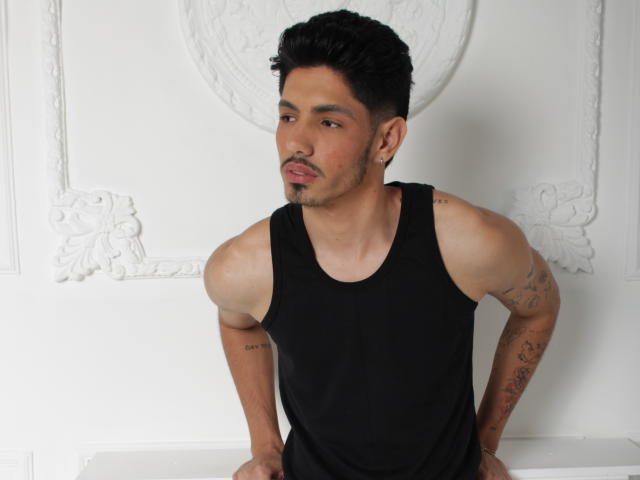 FabrizzioHot - Live porn &amp; sex cam - 24700861