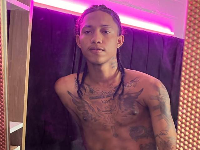 TylorScoth - Live porn &amp; sex cam - 24703085