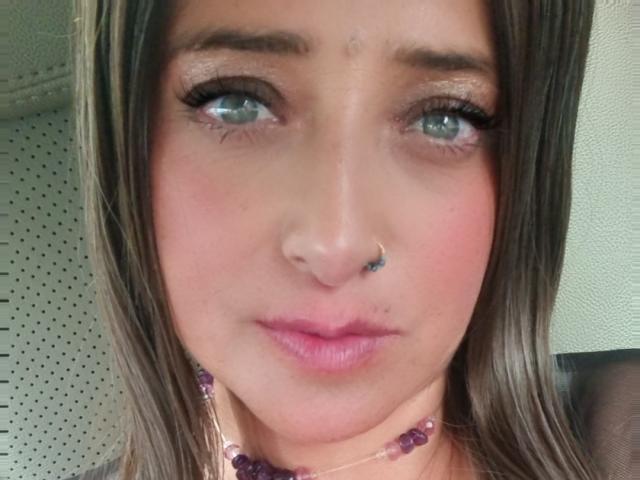 AlessadraJones - Live sex cam - 24723345