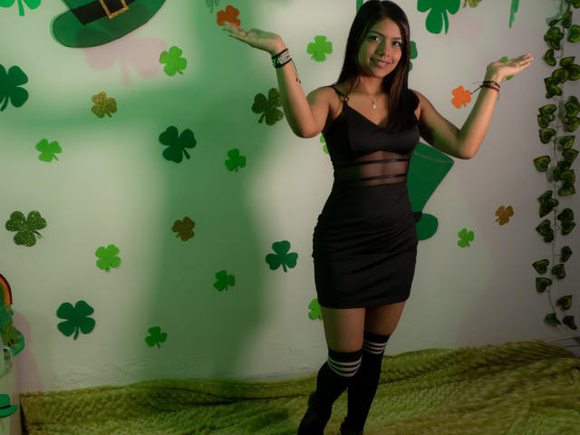 EmilyRobeerts - Live sex cam - 24731001