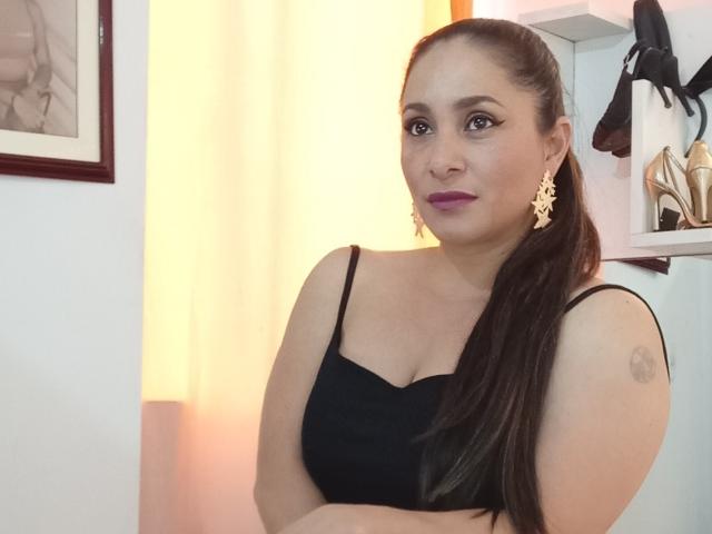 LaceySwit - Live sex cam - 24737297