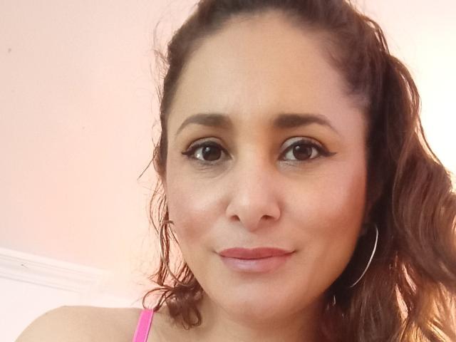 LaceySwit - Live Sex Cam - 24737329