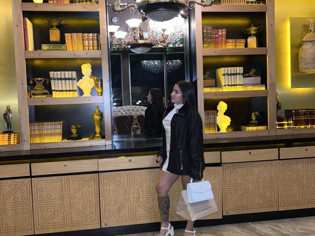 SharonKlart - сексуальная веб-камера в реальном времени - 24737429