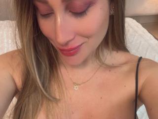 ArianaLu - Live sex cam - 24746161