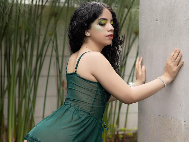 EmmaCowperr - Sexe cam en vivo - 24747693