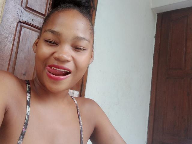 MissBloom - Sexe cam en vivo - 24750969