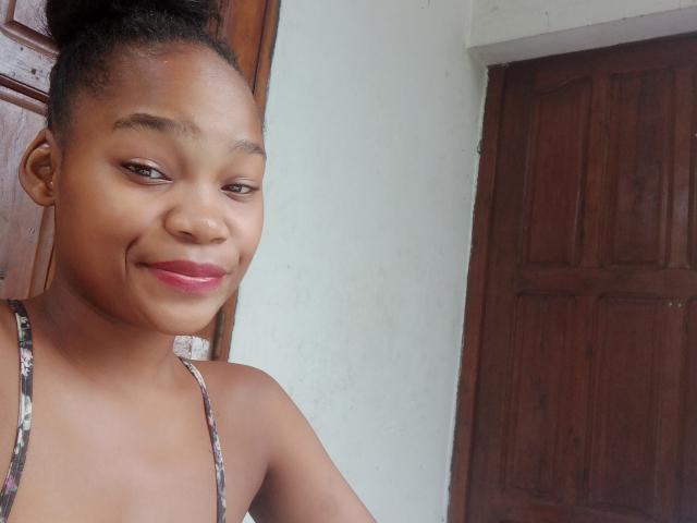 MissBloom - Sexe cam en vivo - 24750977