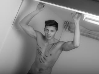 MaxWilder - Live sex cam - 2475274