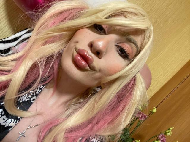 ElzaKomx - Live sex cam - 24759385
