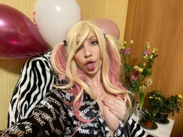 ElzaKomx - Live sex cam - 24760853