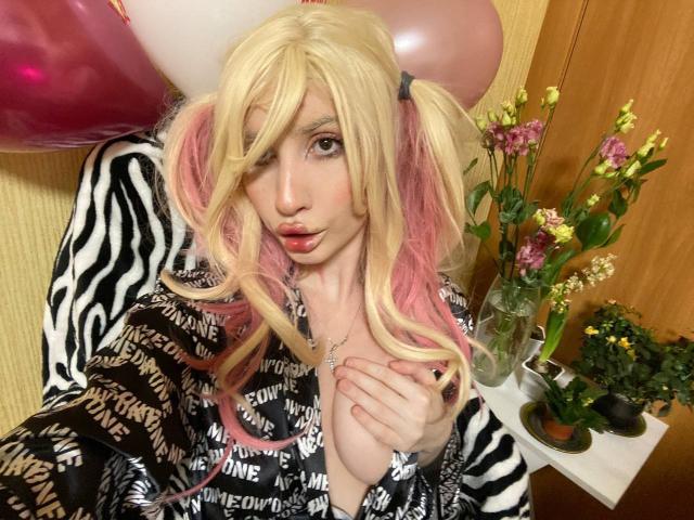 ElzaKomx - Live Sex Cam - 24761169