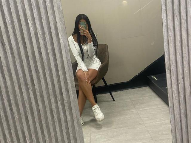 EmilyBanner - Live sexe cam - 24765937