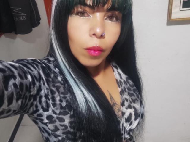 AvelynNoir - Live Sex Cam - 24768637