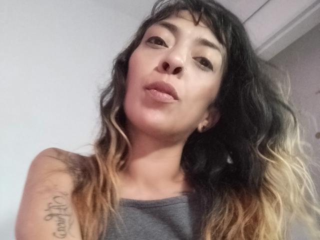 IsaGonzalez - Live porn &amp; sex cam - 24770489