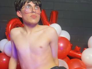 PepperTwink - Live sex cam - 24778389