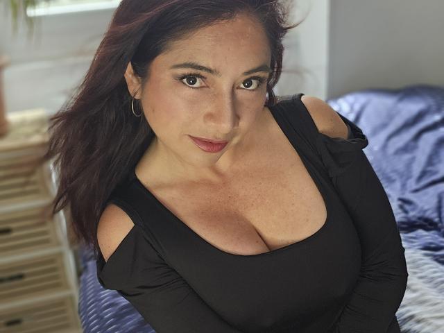 AlessiaRed - Live Sex Cam - 24781825