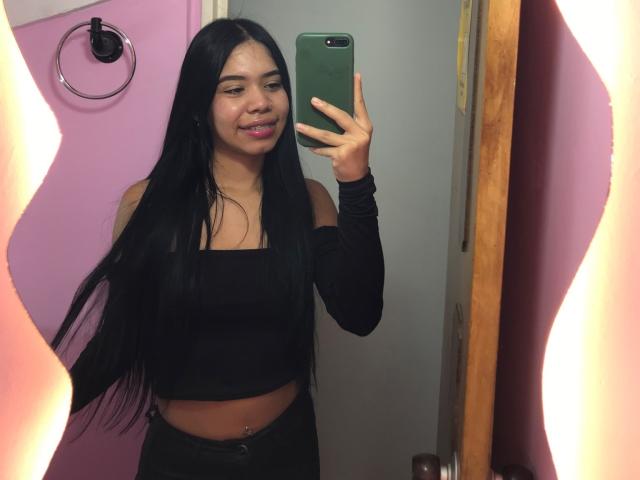 EmaGarces - Live sex cam - 24782401