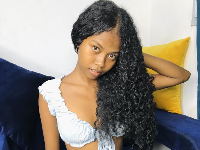Saloma - Live porn &amp; sex cam - 24790945