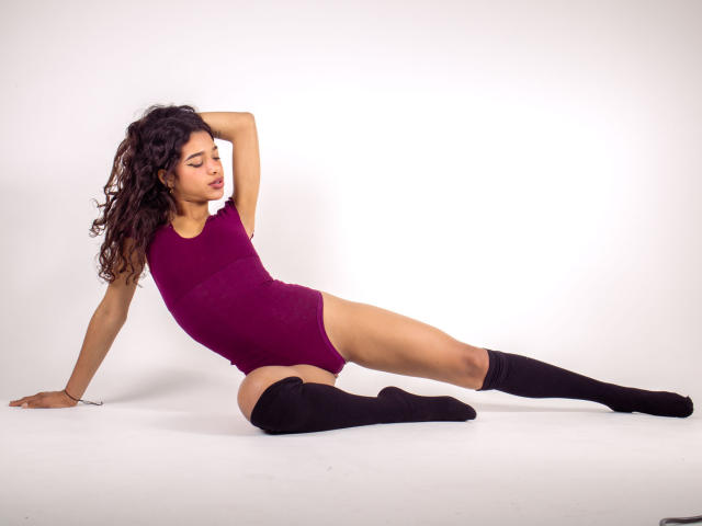 BritneyCollins - Live Sex Cam - 24791341