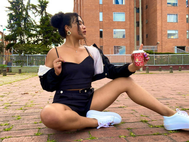 SophieSonyas - Live porn &amp; sex cam - 24796753