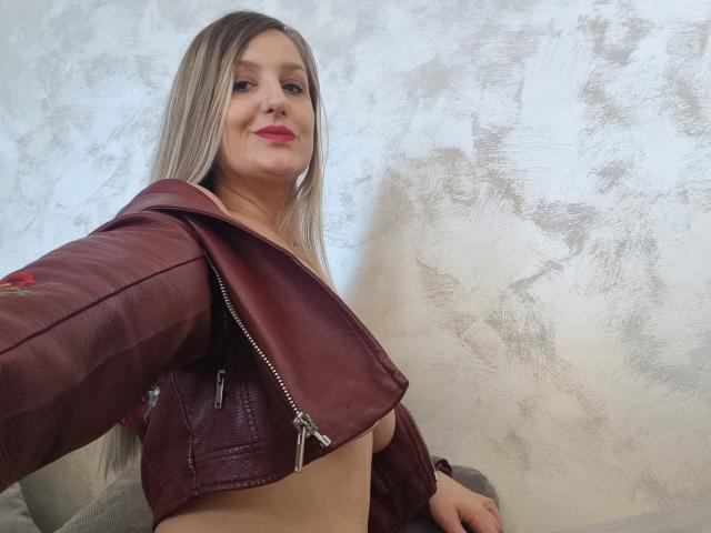 MayaTrainor - Live Sex Cam - 24803025