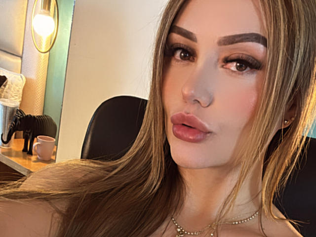 MissAry - Live porn &amp; sex cam - 24805605