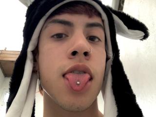 AaronBlink - Live Sex Cam - 24805685