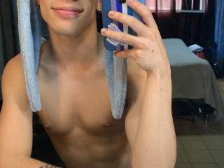 AaronBlink - Live Sex Cam - 24805737