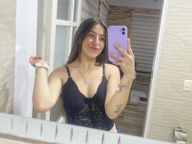 KatiaRogers - Live Sex Cam - 24807697