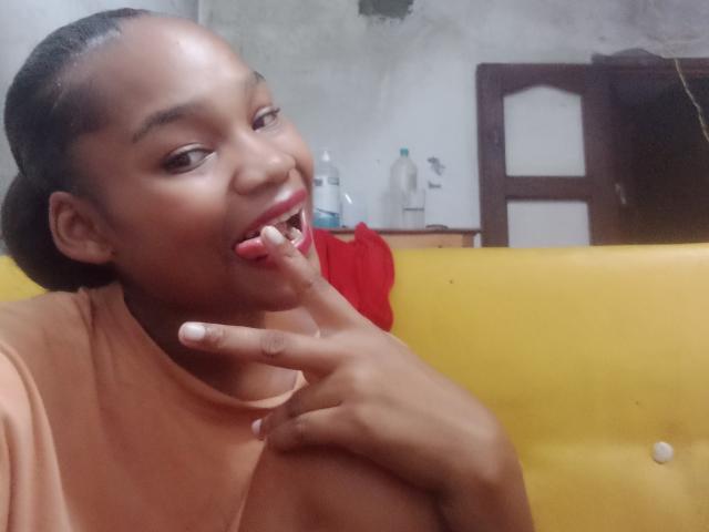 MissBloom - Sexe cam en vivo - 24810305