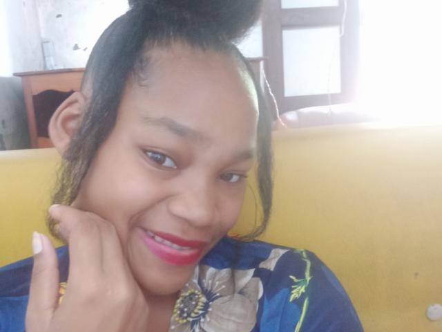 MissBloom - Sexe cam en vivo - 24810369