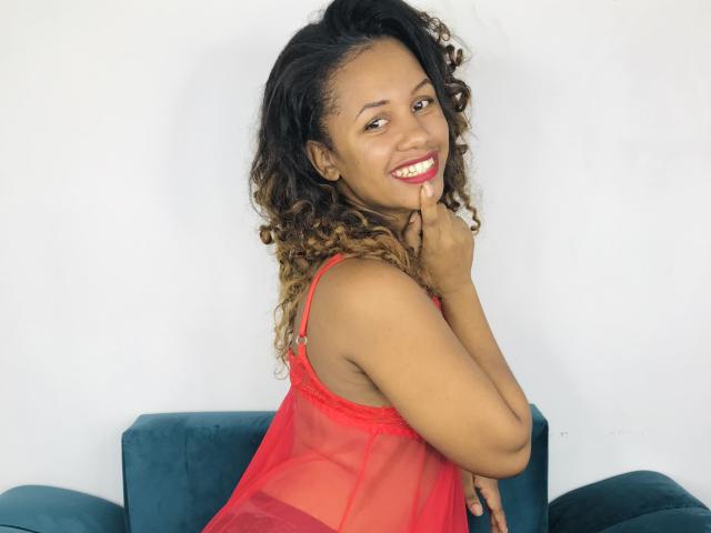 LaraCoquine - Live Sex Cam - 24814005