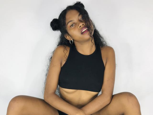 Saloma - Live porn &amp; sex cam - 24814177